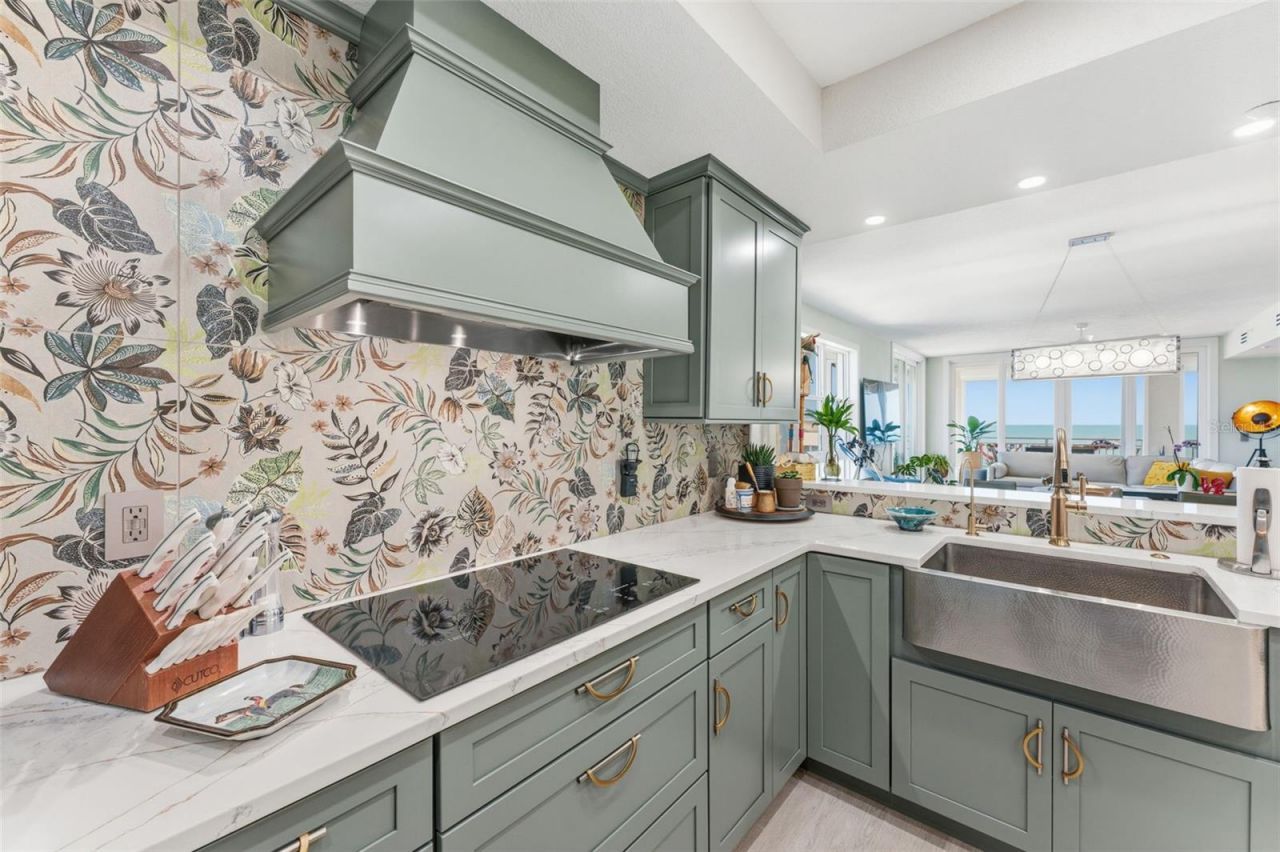 2 15th Avenue, Unit 401, Indian Rocks Beach, FL 33785 Photo