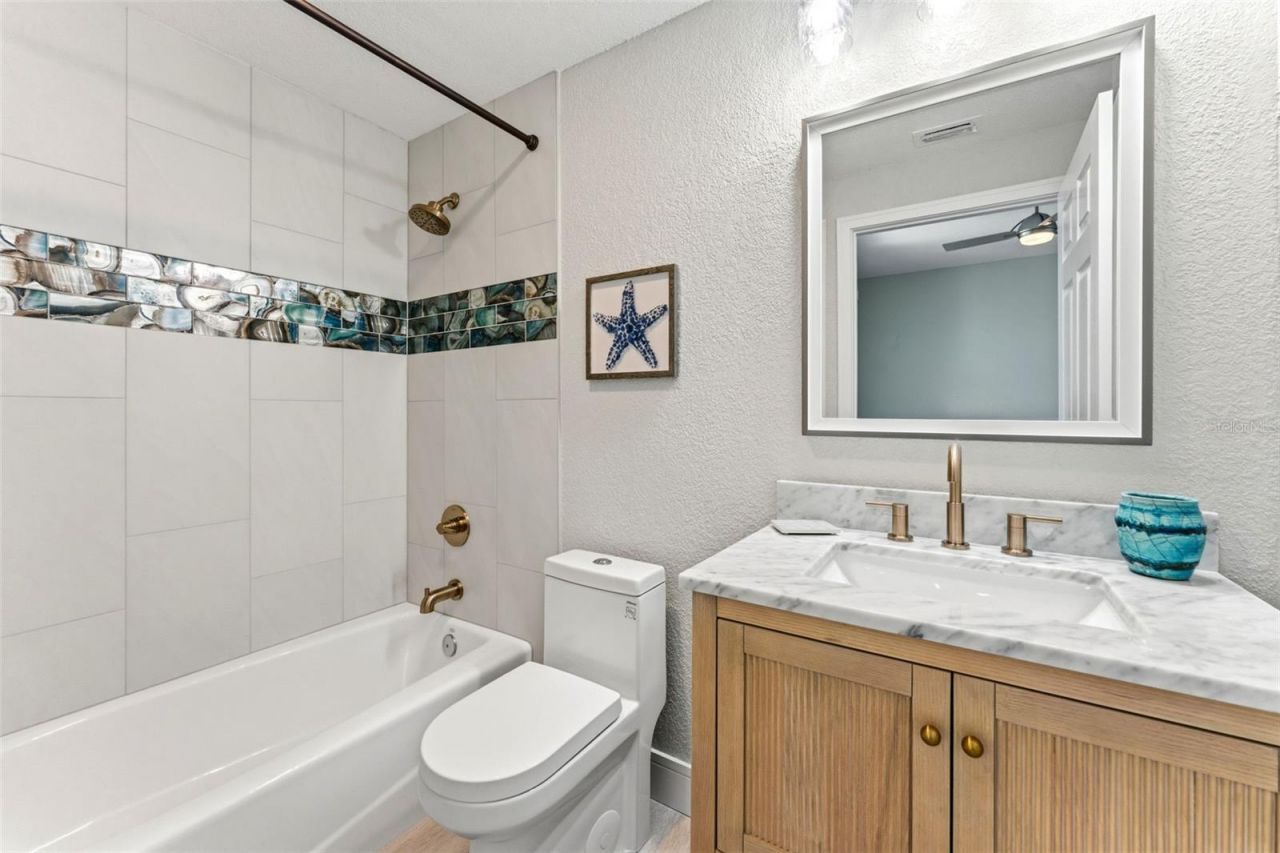 2 15th Avenue, Unit 401, Indian Rocks Beach, FL 33785 Photo