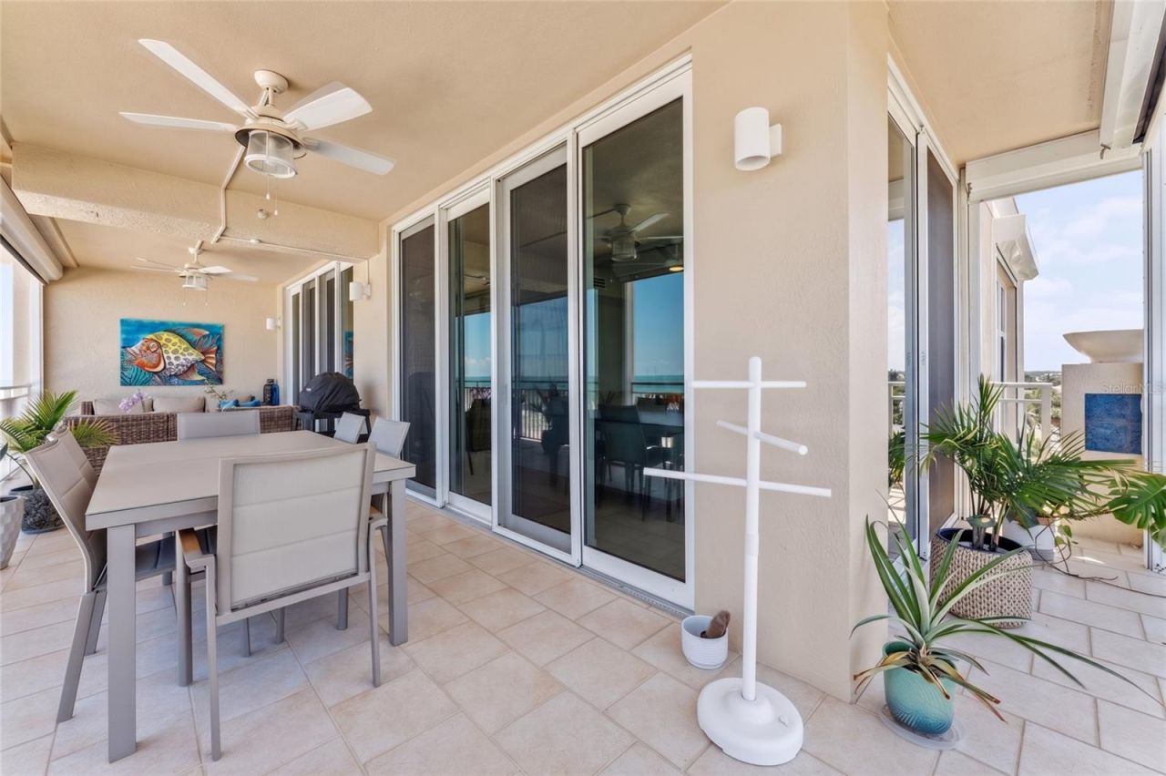 2 15th Avenue, Unit 401, Indian Rocks Beach, FL 33785 Photo