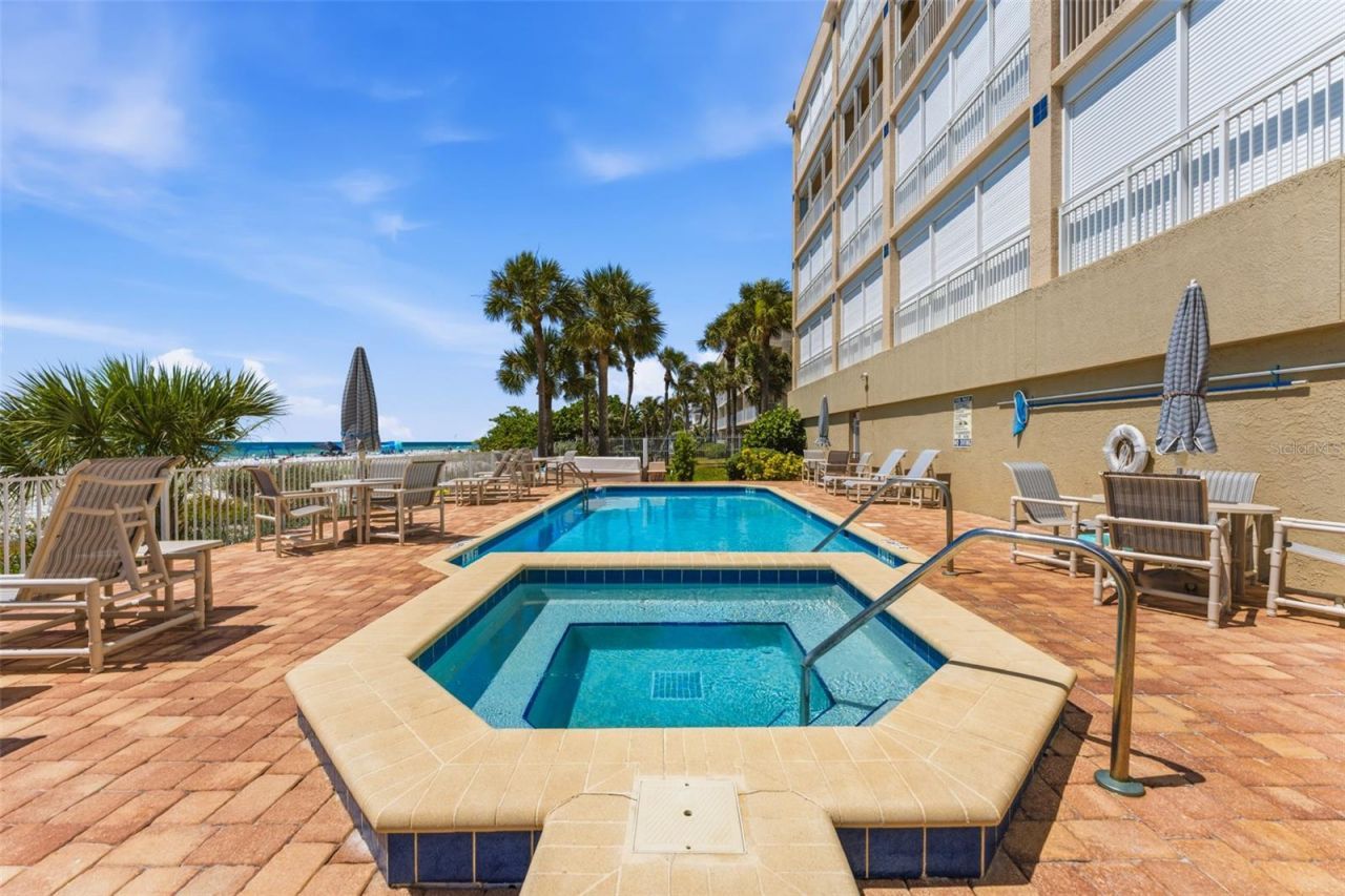 2 15th Avenue, Unit 401, Indian Rocks Beach, FL 33785 Photo