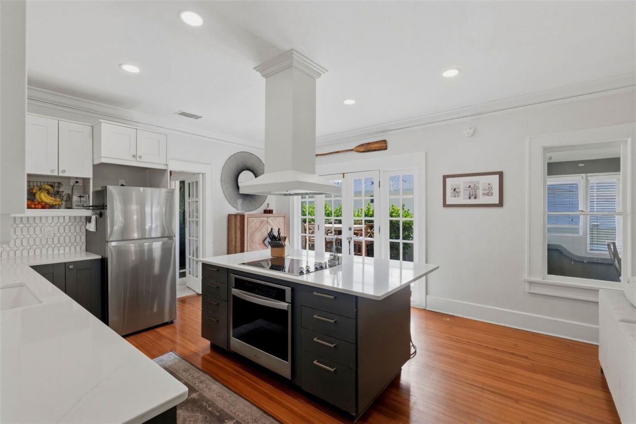 871 17th Avenue N, Saint Petersburg, FL 33704 Photo