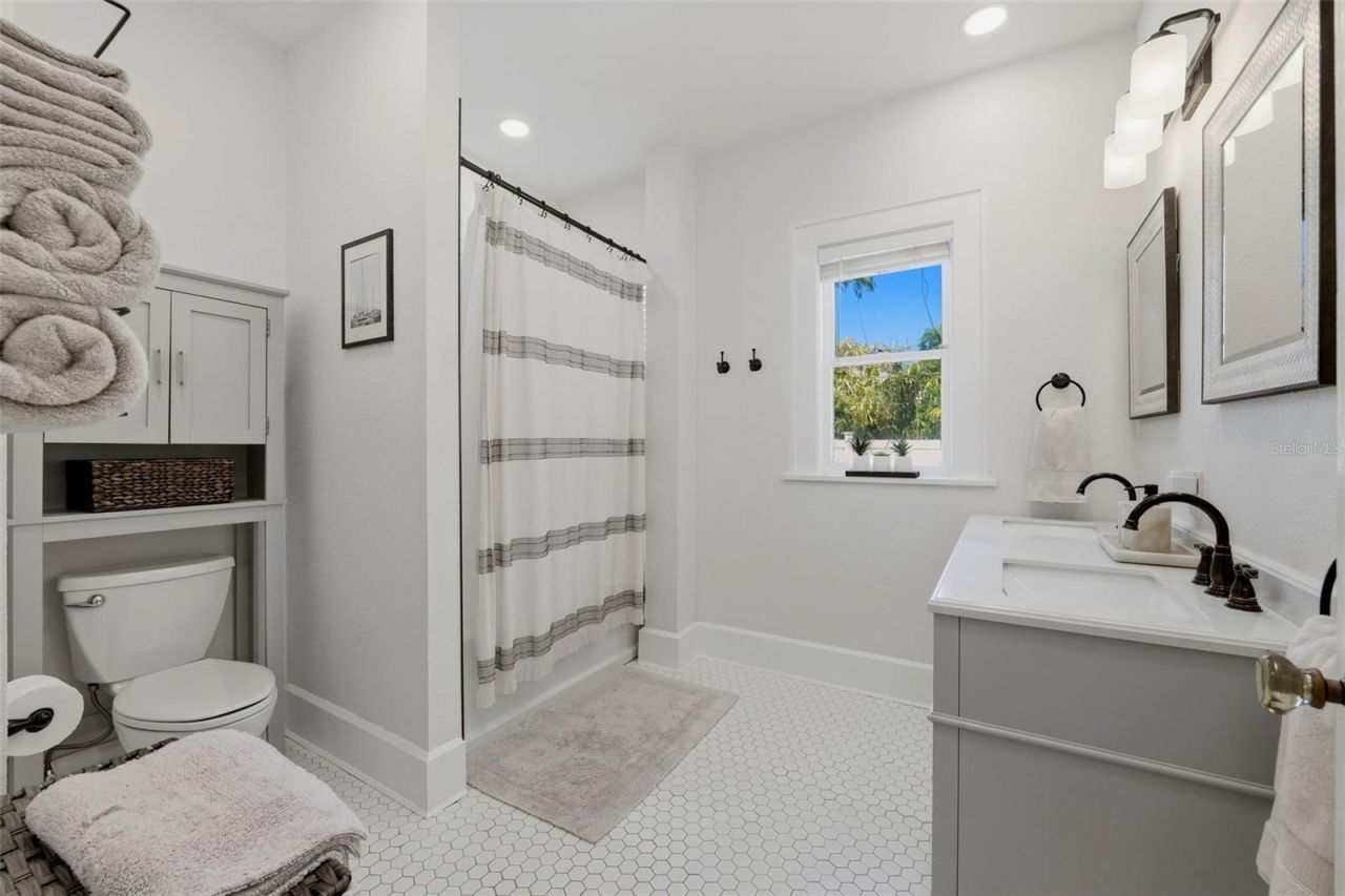 871 17th Avenue N, Saint Petersburg, FL 33704 Photo