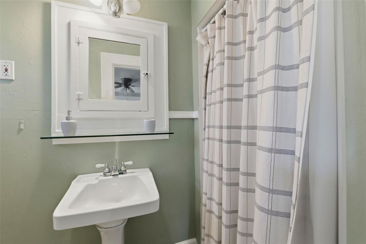 871 17th Avenue N, Saint Petersburg, FL 33704 Photo