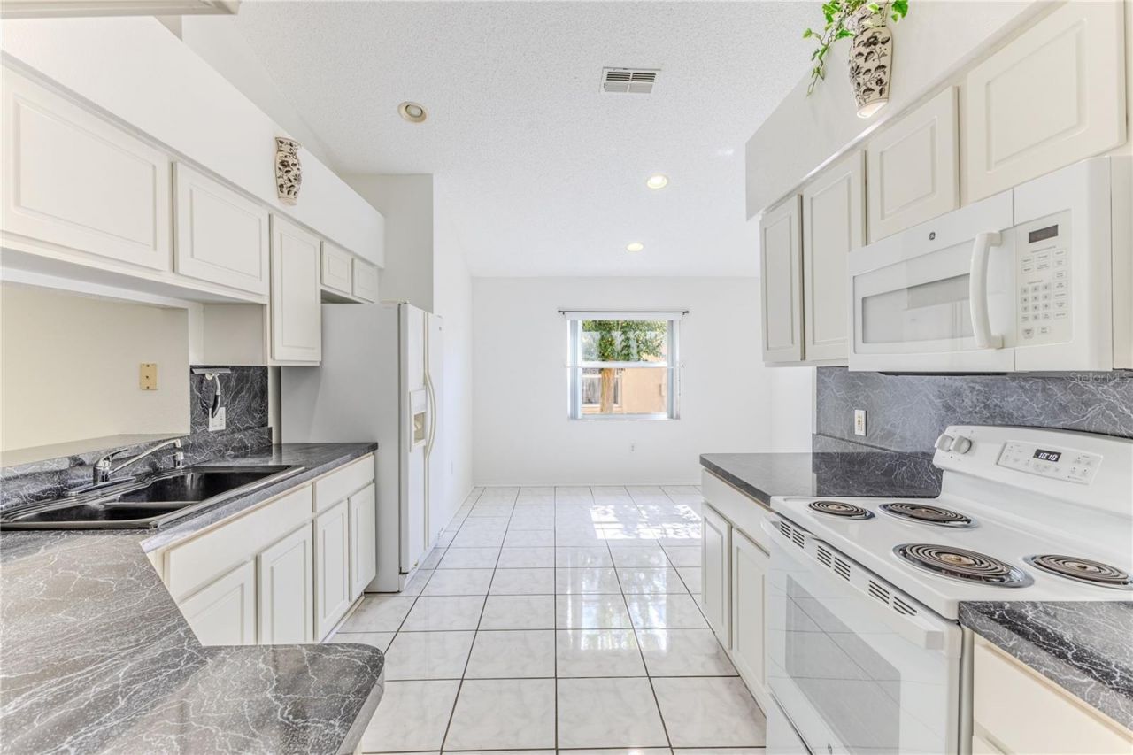 11261 Mcracken Drive , Spring Hill, FL 34609 Photo