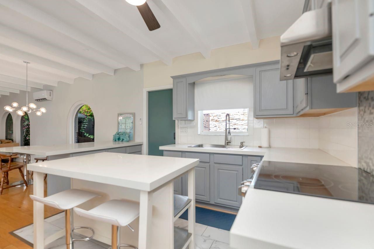 1950 45th Street N, Saint Petersburg, FL 33713 Photo