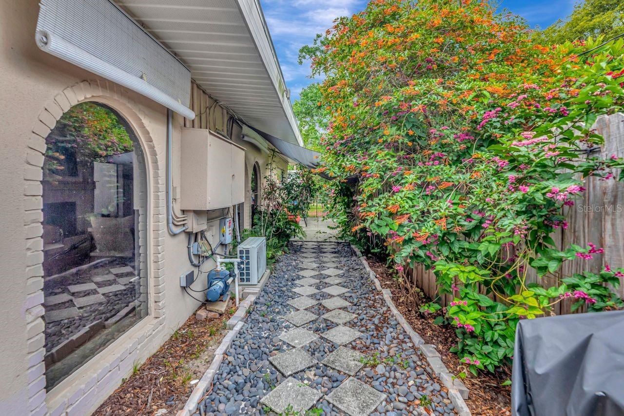 1950 45th Street N, Saint Petersburg, FL 33713 Photo