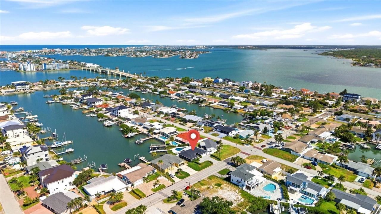 121 79th Street S, Saint Petersburg, FL 33707 Photo