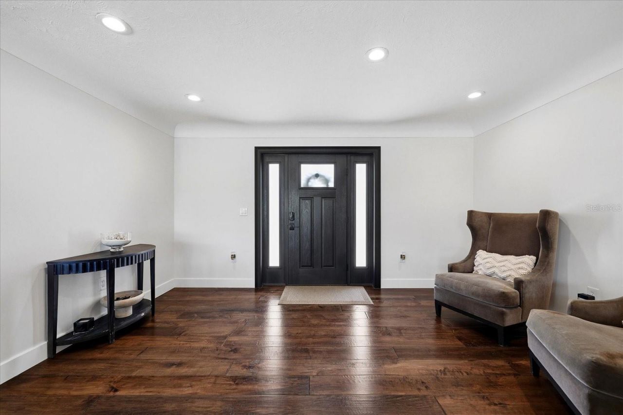 121 79th Street S, Saint Petersburg, FL 33707 Photo