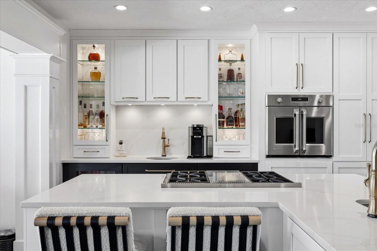 121 79th Street S, Saint Petersburg, FL 33707 Photo