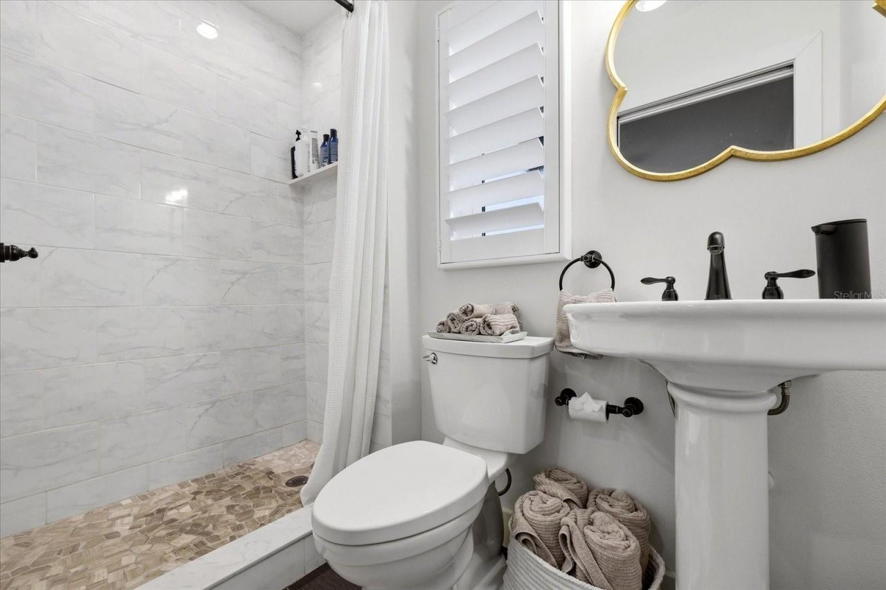 121 79th Street S, Saint Petersburg, FL 33707 Photo