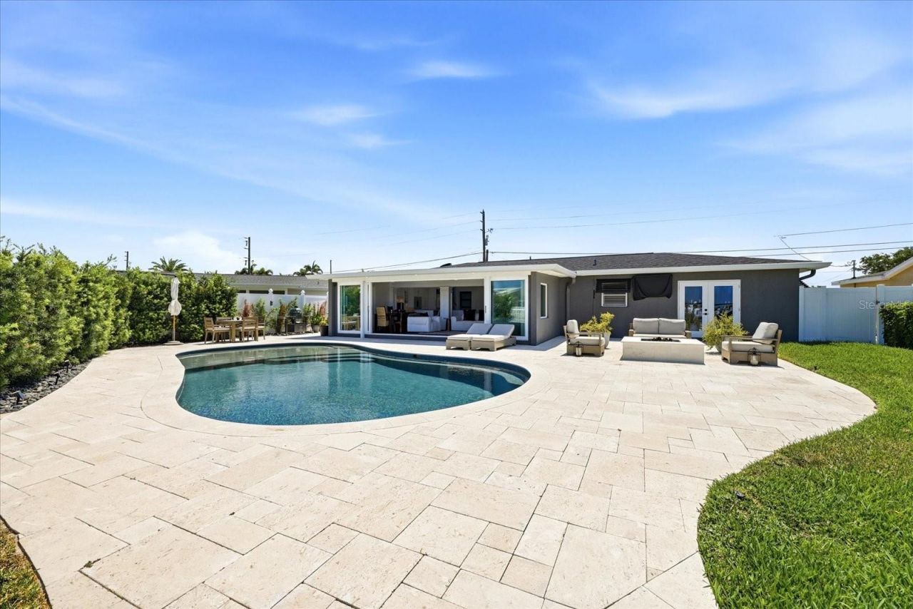 121 79th Street S, Saint Petersburg, FL 33707 Photo