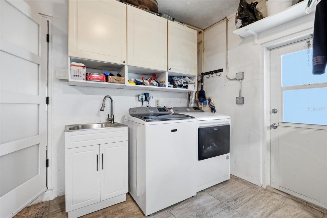 121 79th Street S, Saint Petersburg, FL 33707 Photo