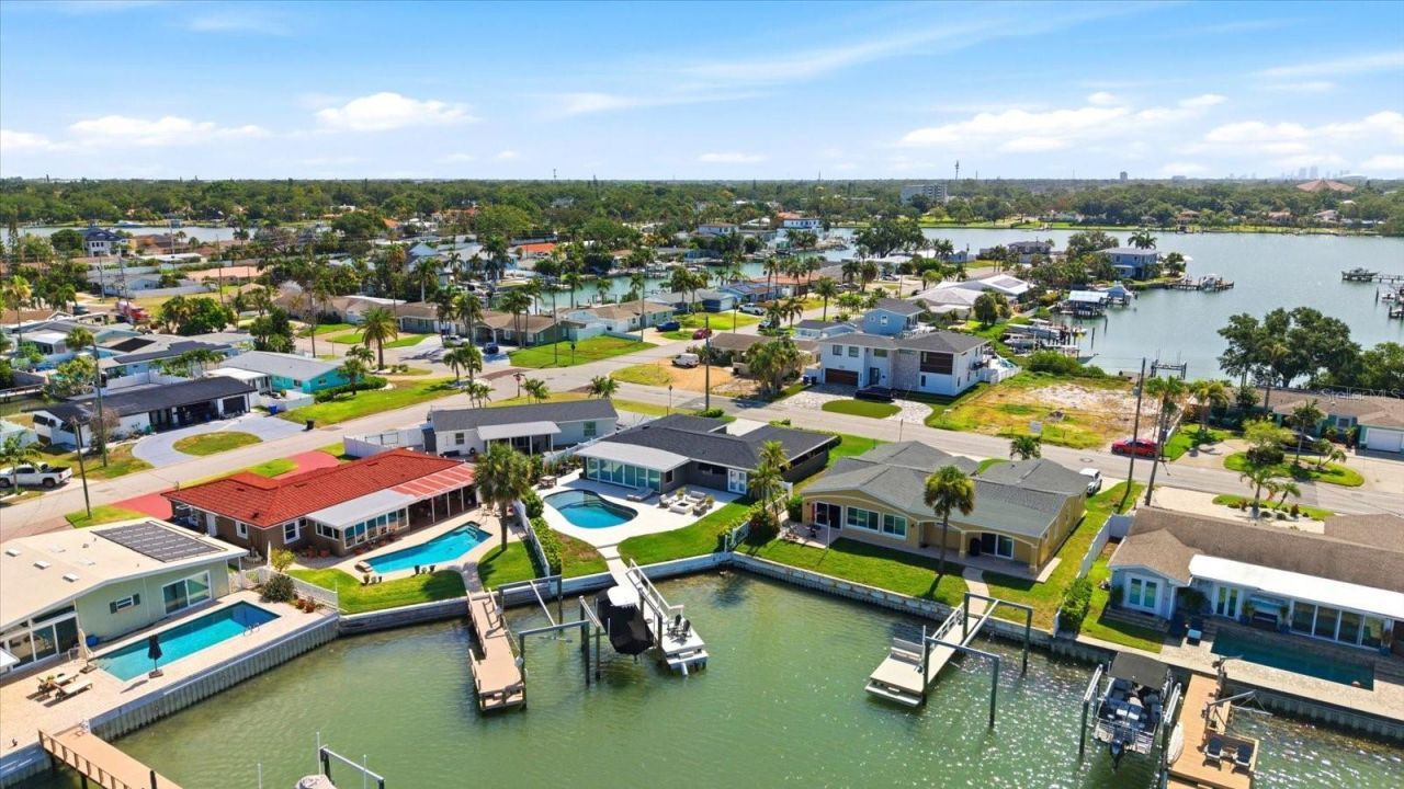 121 79th Street S, Saint Petersburg, FL 33707 Photo