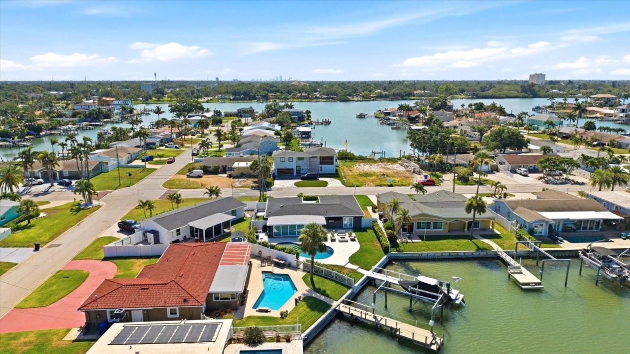 121 79th Street S, Saint Petersburg, FL 33707 Photo