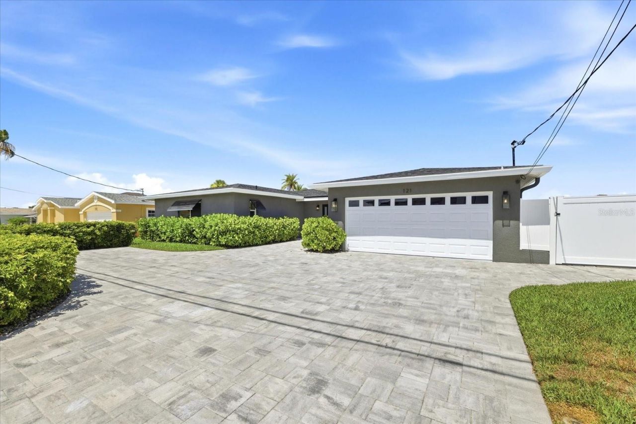 121 79th Street S, Saint Petersburg, FL 33707 Photo