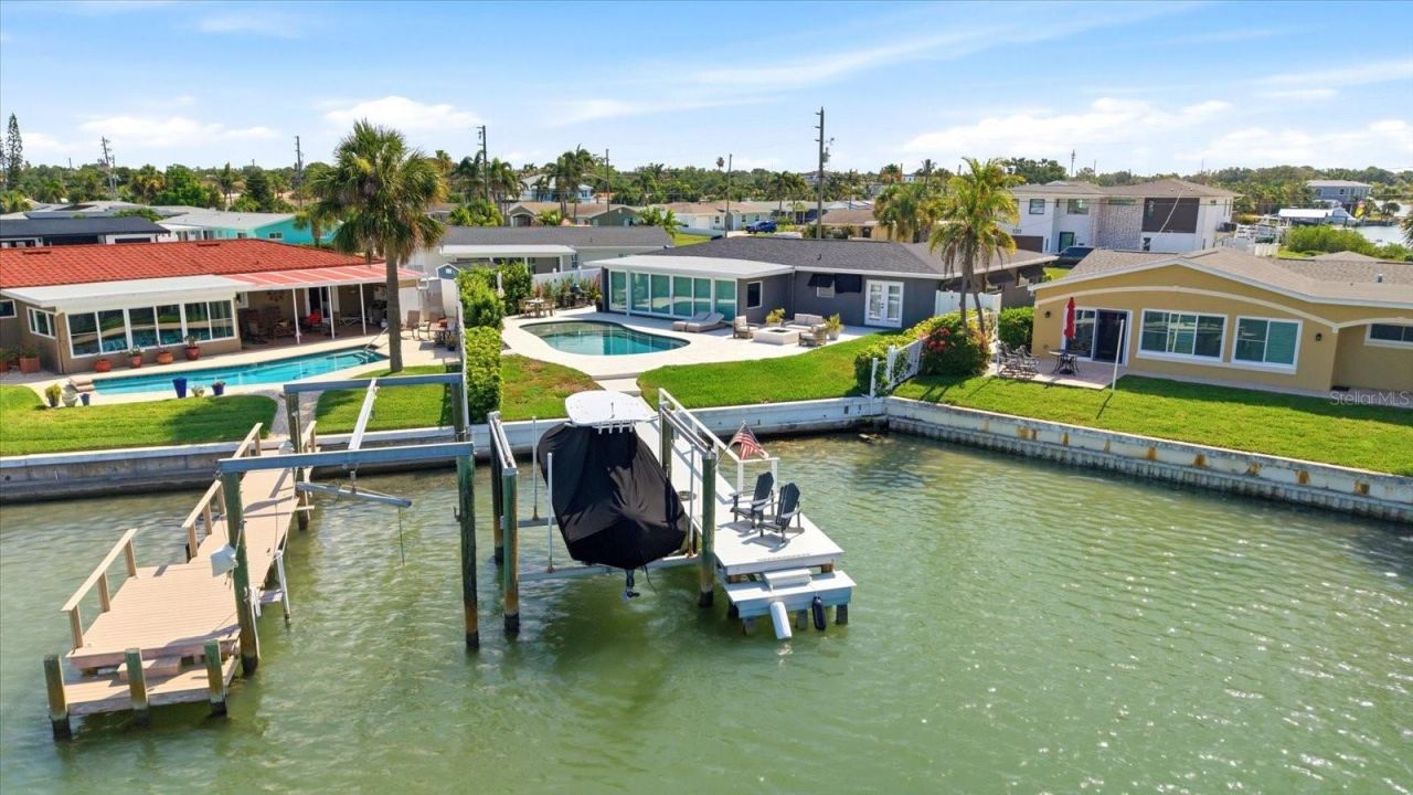 121 79th Street S, Saint Petersburg, FL 33707 Photo