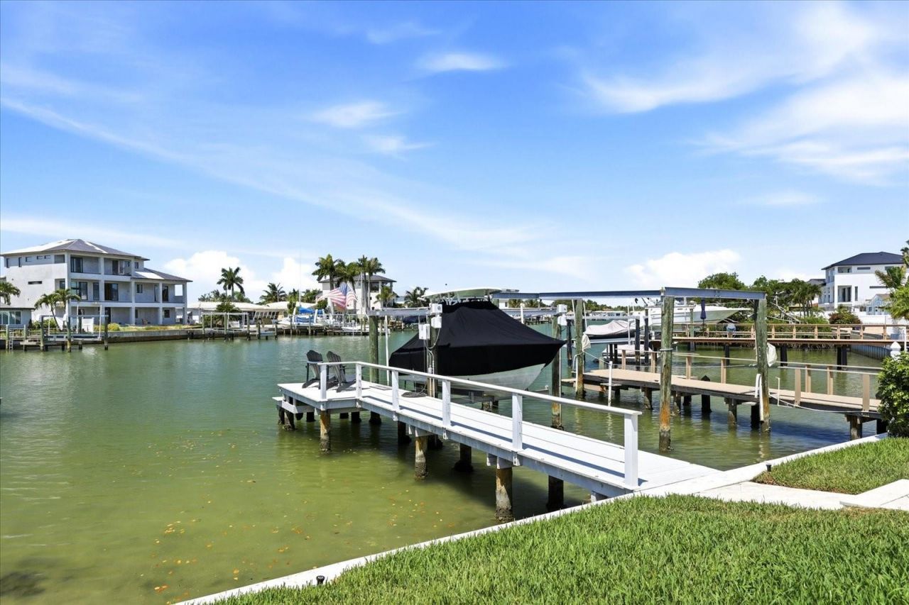 121 79th Street S, Saint Petersburg, FL 33707 Photo