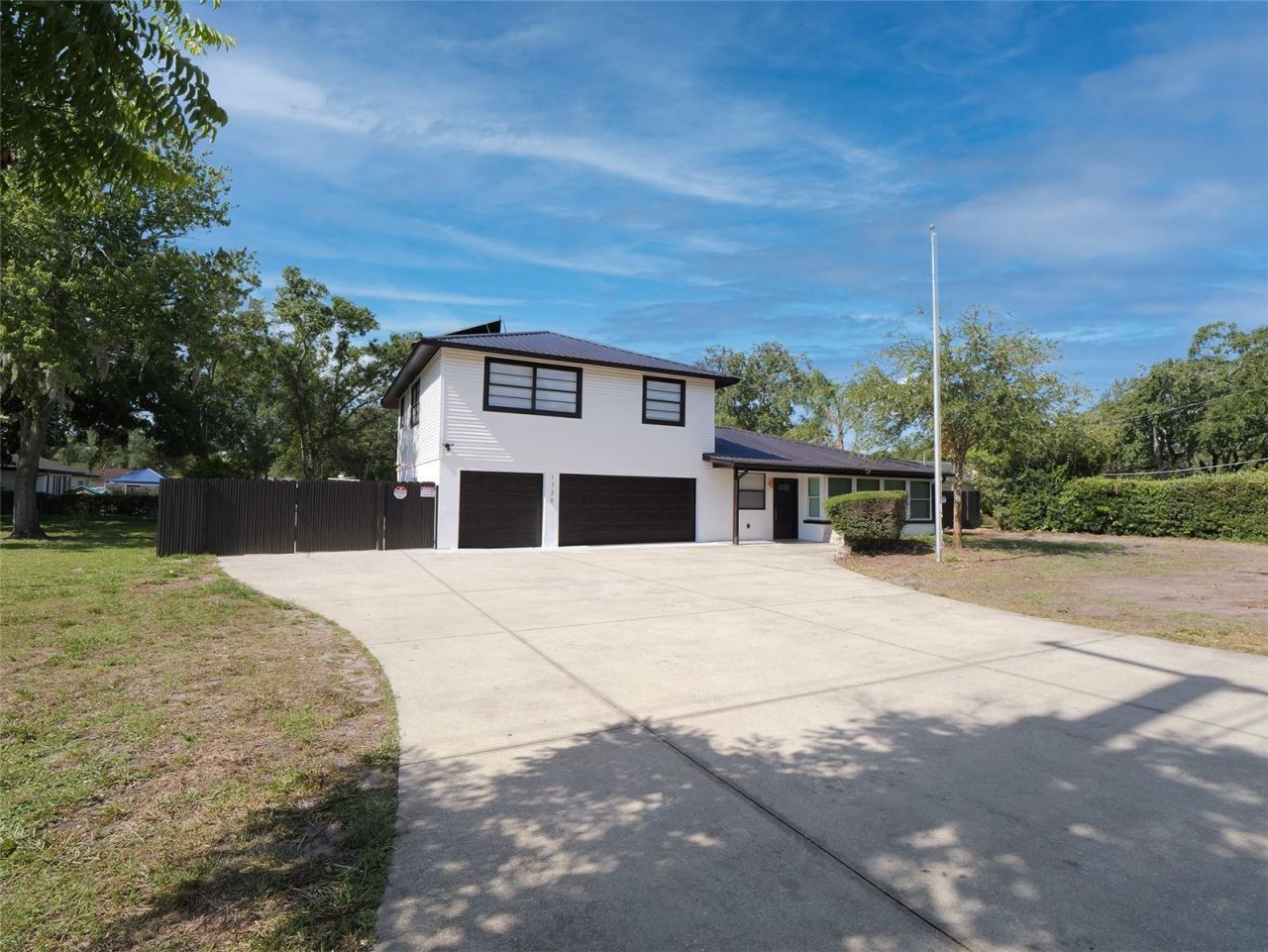 1736 W Country Club , Tampa, FL 33612 Photo