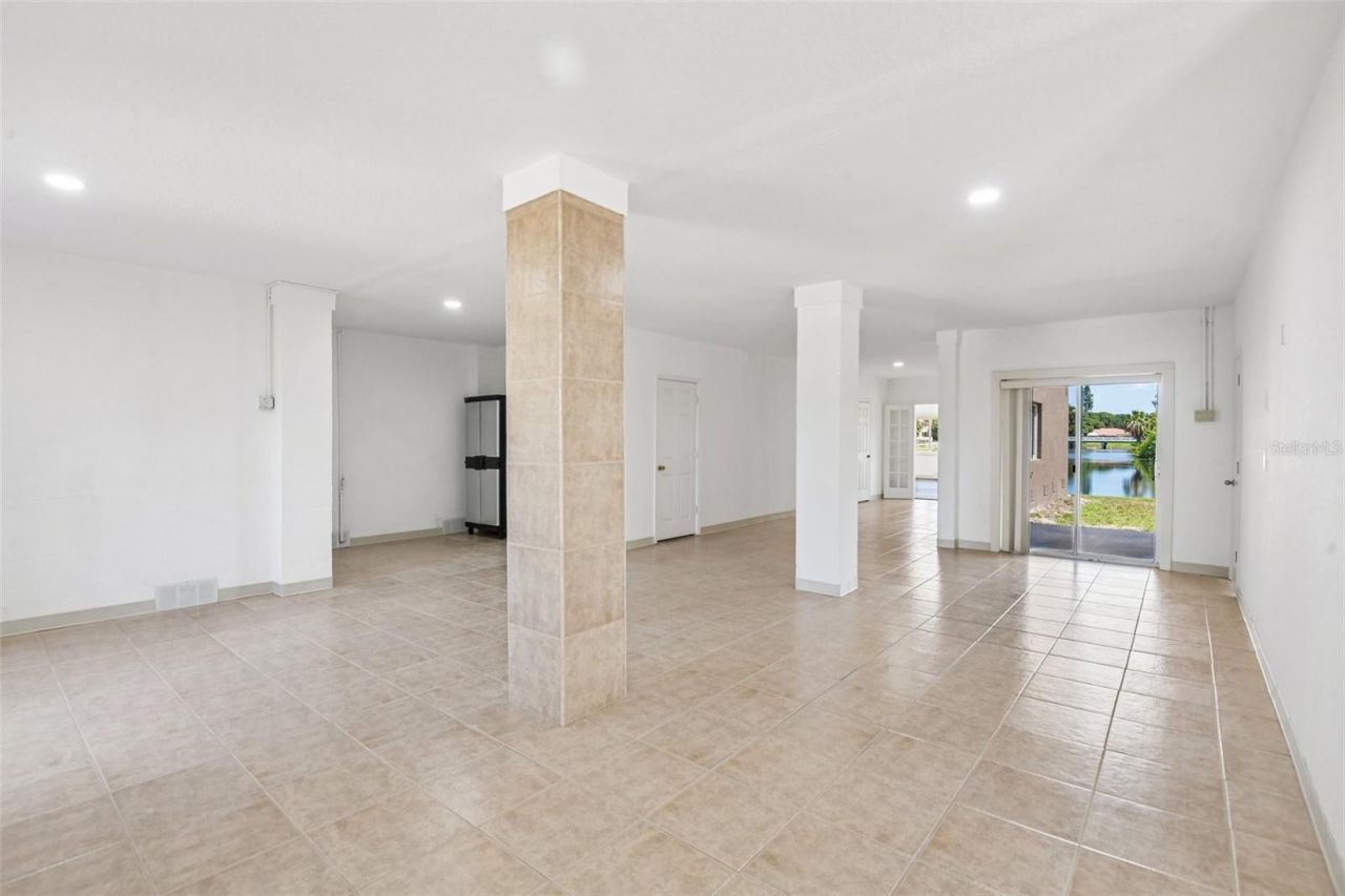 8335 Cheyenne Drive, Seminole, FL 33777 Photo