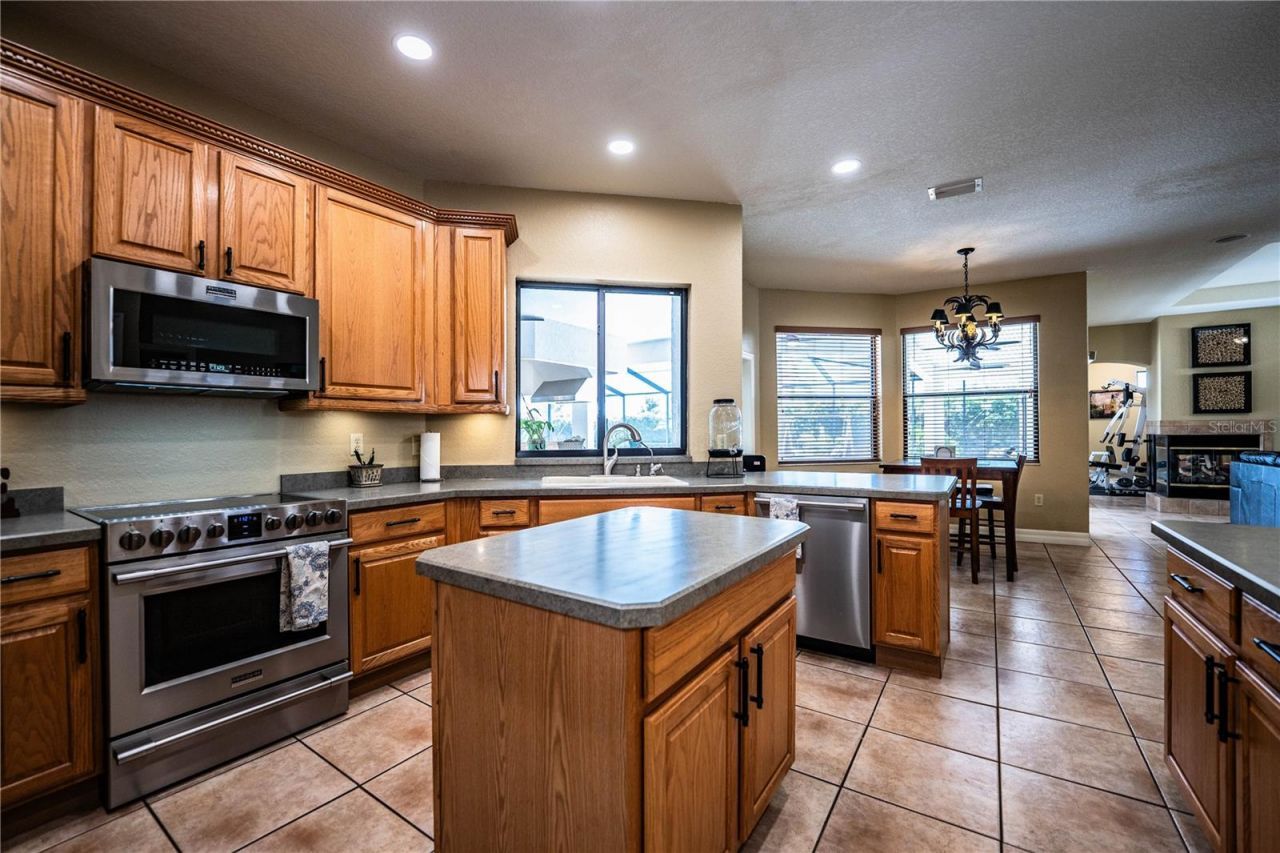 2205 Chesterfield Circle, Lakeland, FL 33813 Photo