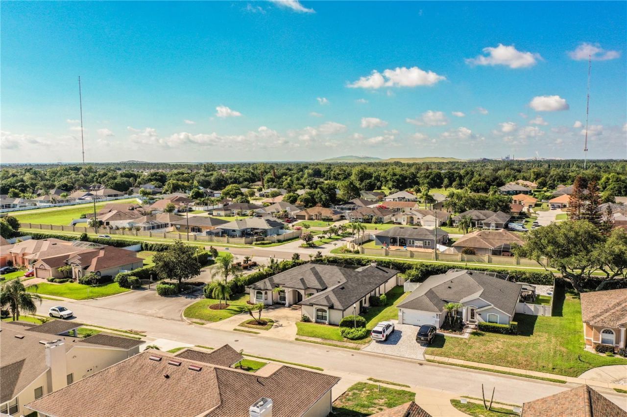 2205 Chesterfield Circle, Lakeland, FL 33813 Photo
