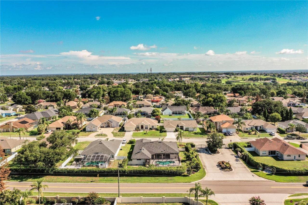 2205 Chesterfield Circle, Lakeland, FL 33813 Photo