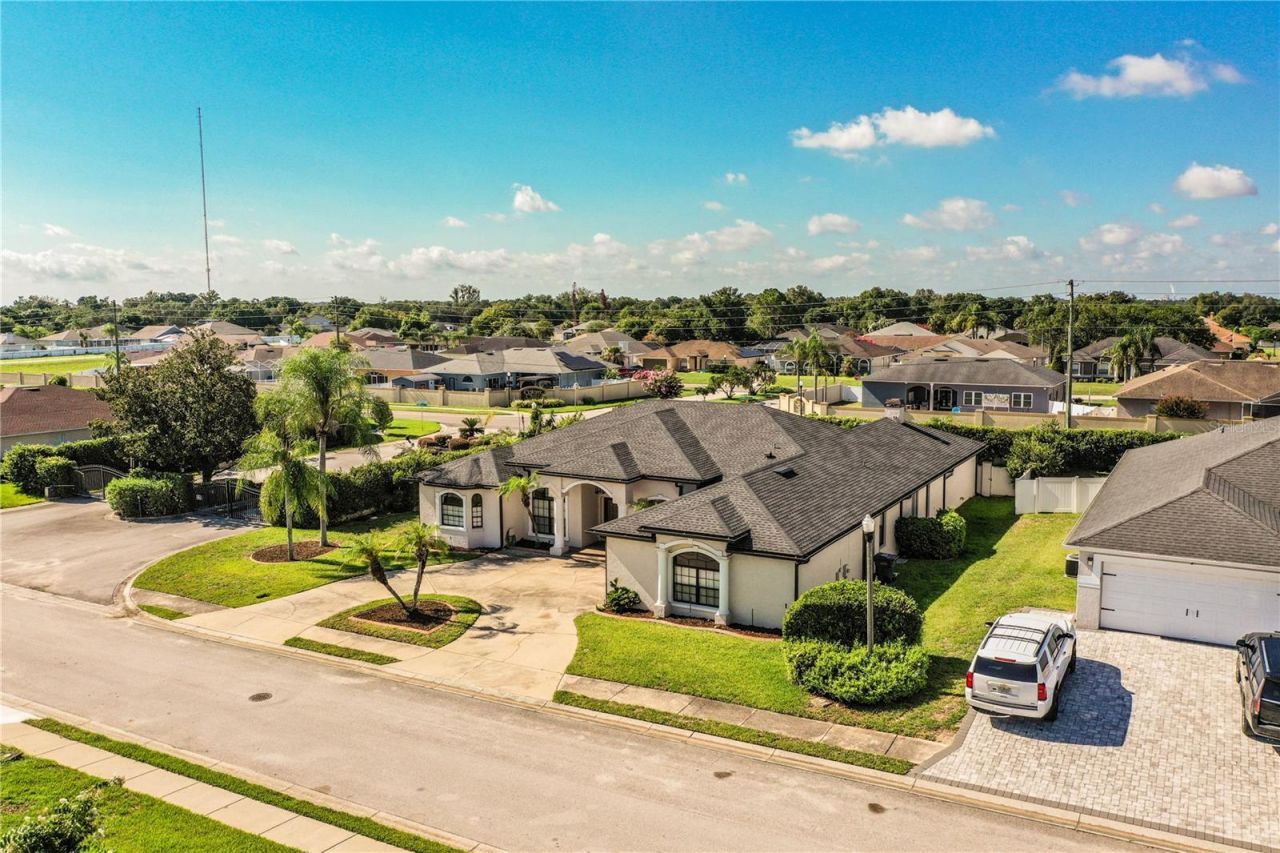 2205 Chesterfield Circle, Lakeland, FL 33813 Photo