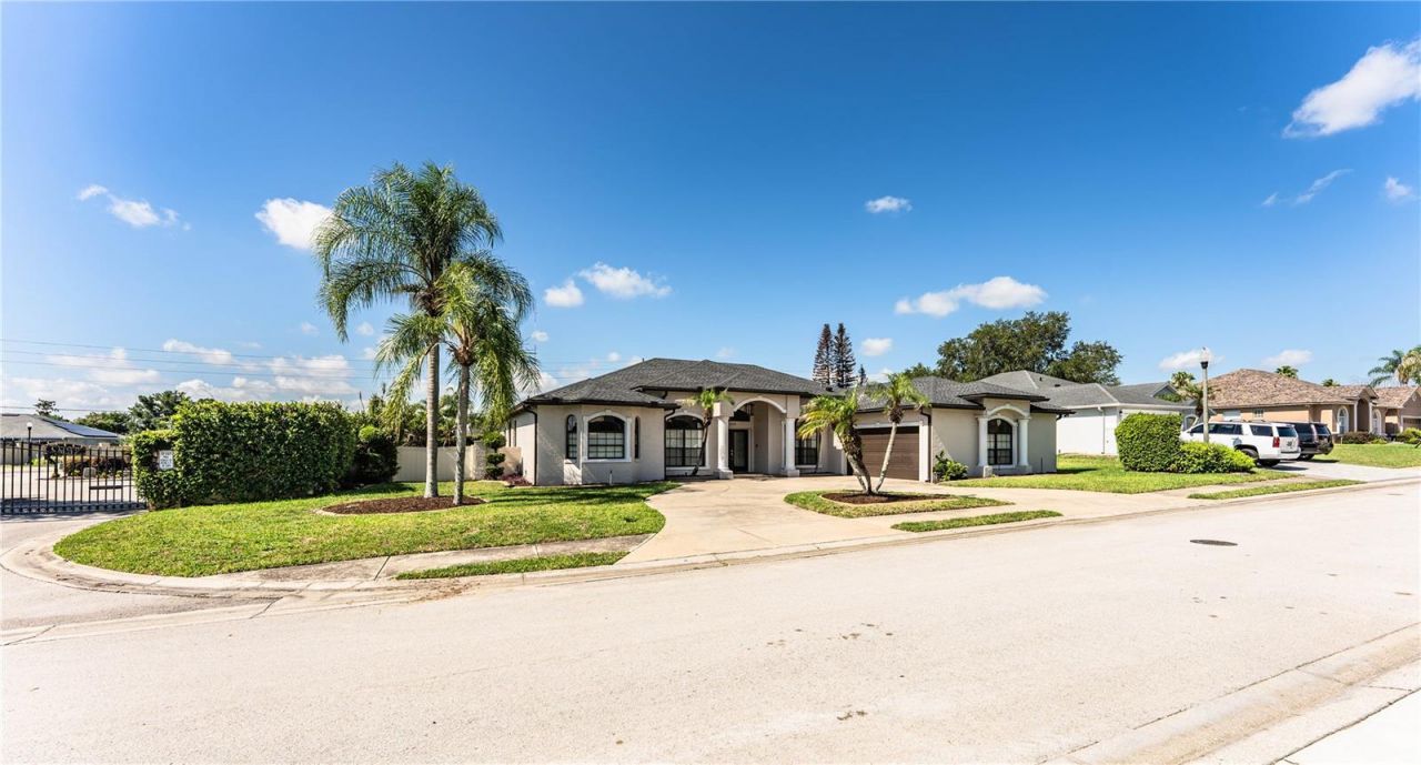 2205 Chesterfield Circle, Lakeland, FL 33813 Photo