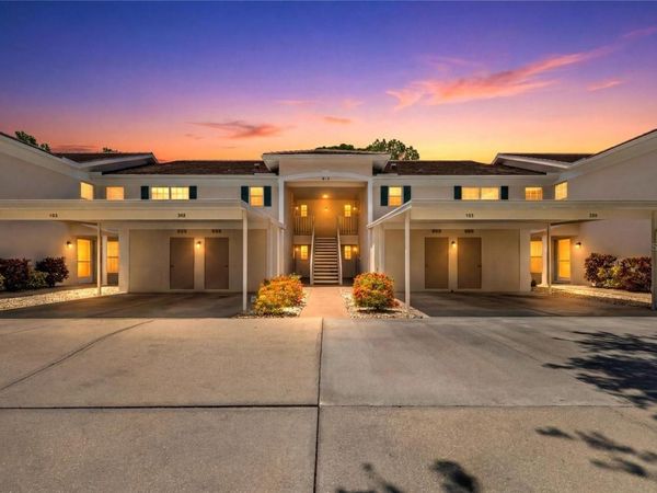 813 MONTROSE DRIVE , Unit 102, VENICE, FL 34293