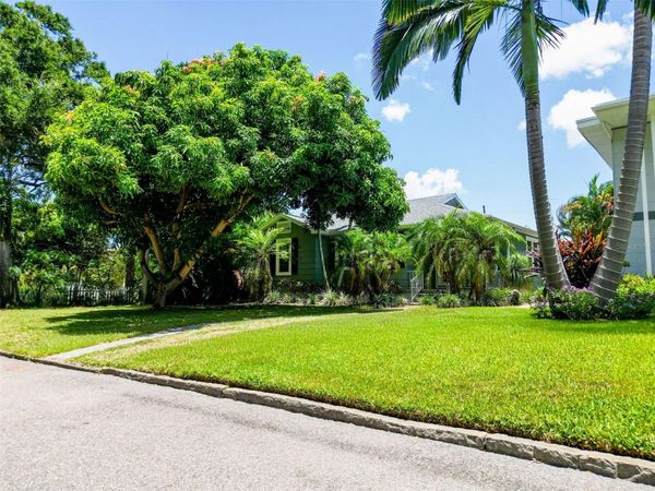 182 29TH AVENUE N, ST PETERSBURG, FL 33704