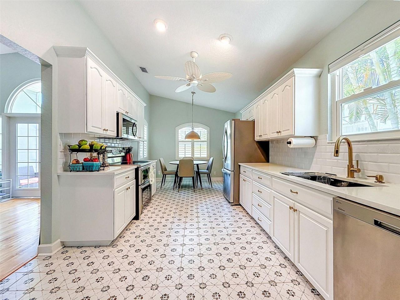 182 29th Avenue N, Saint Petersburg, FL 33704 Photo