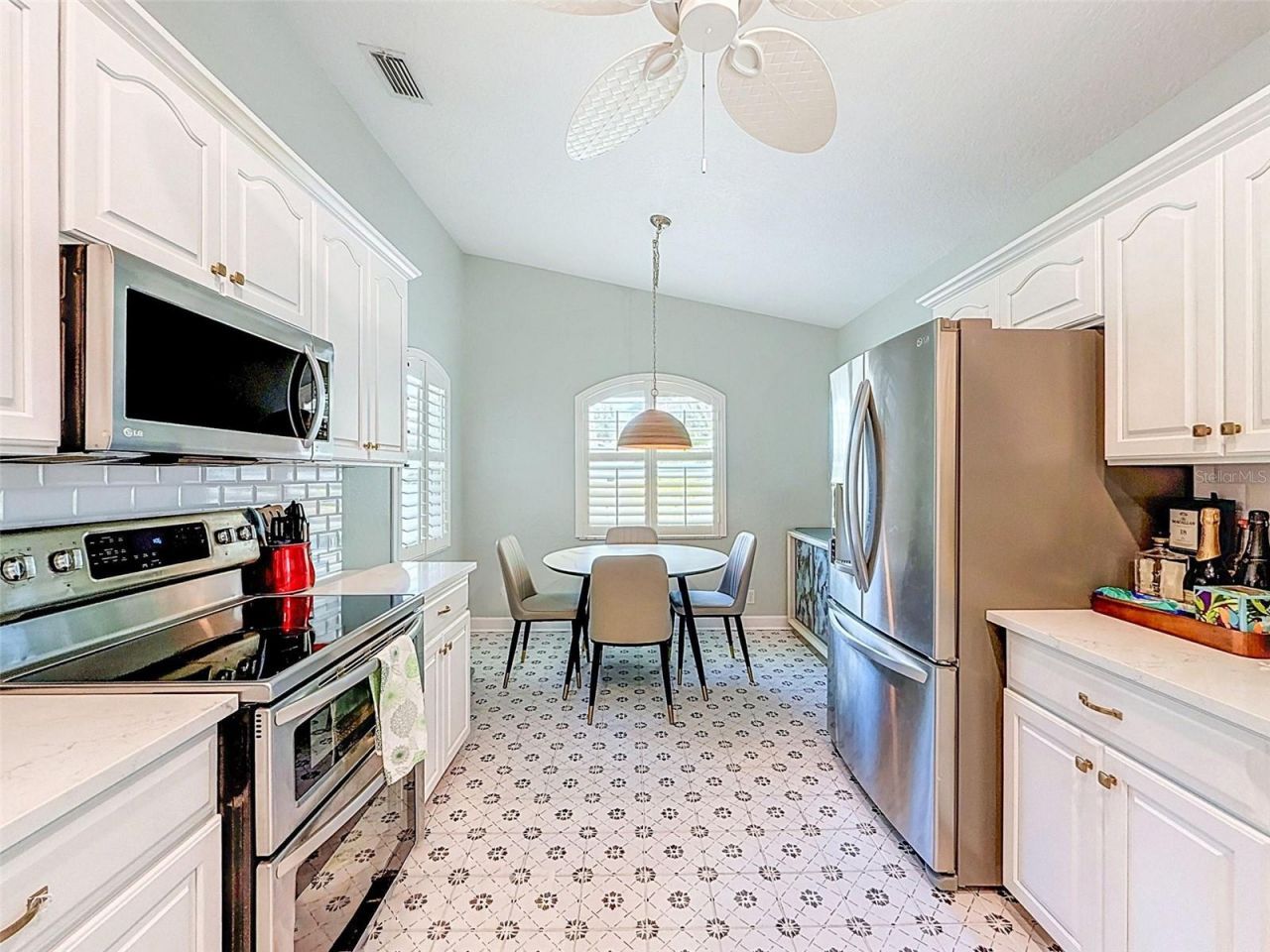 182 29th Avenue N, Saint Petersburg, FL 33704 Photo