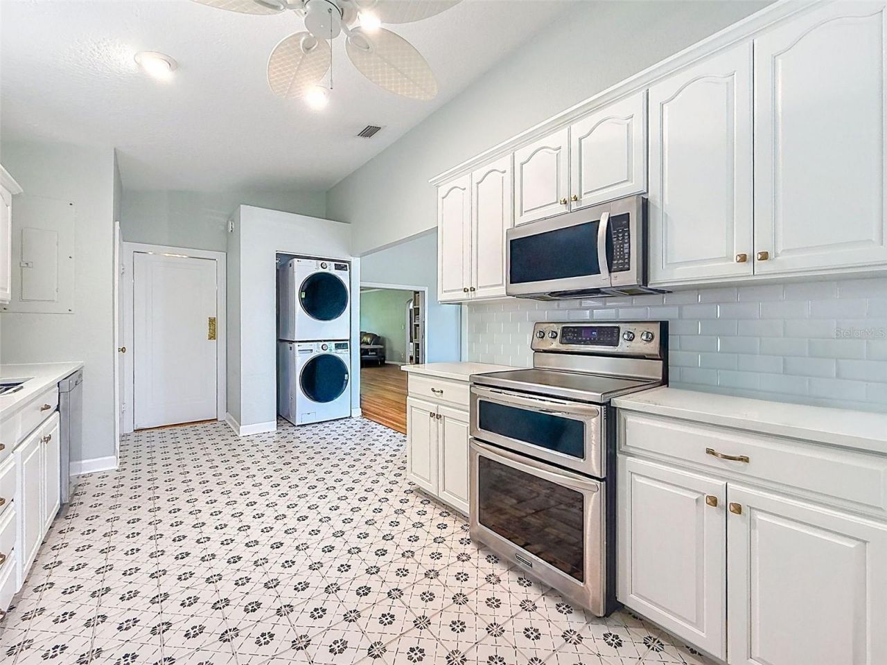 182 29th Avenue N, Saint Petersburg, FL 33704 Photo