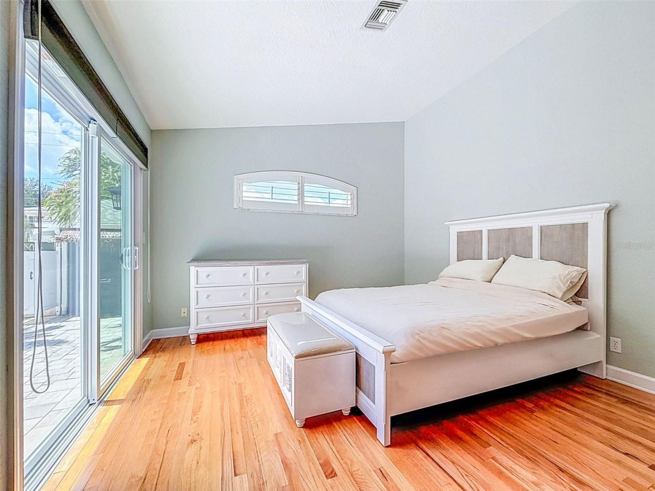 182 29th Avenue N, Saint Petersburg, FL 33704 Photo