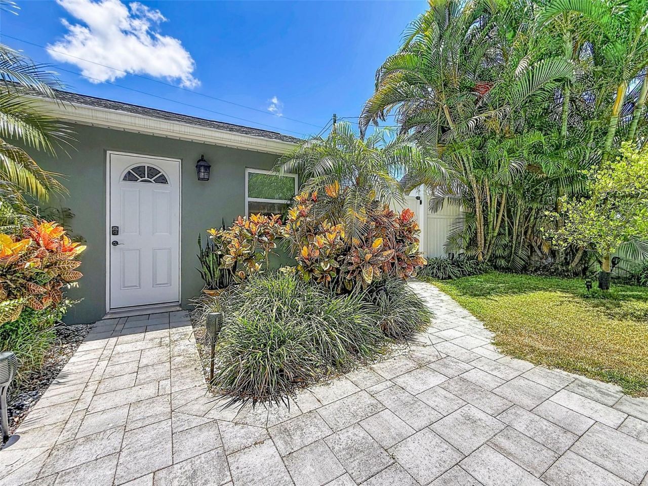 182 29th Avenue N, Saint Petersburg, FL 33704 Photo