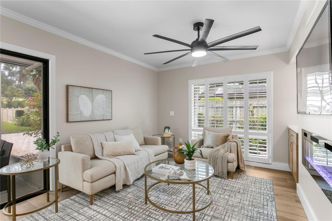 13305 Golf Crest Circle, Tampa, FL 33618 Photo