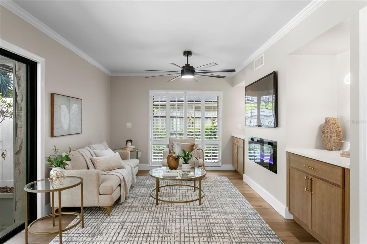 13305 Golf Crest Circle, Tampa, FL 33618 Photo