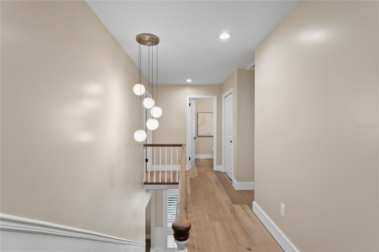 13305 Golf Crest Circle, Tampa, FL 33618 Photo