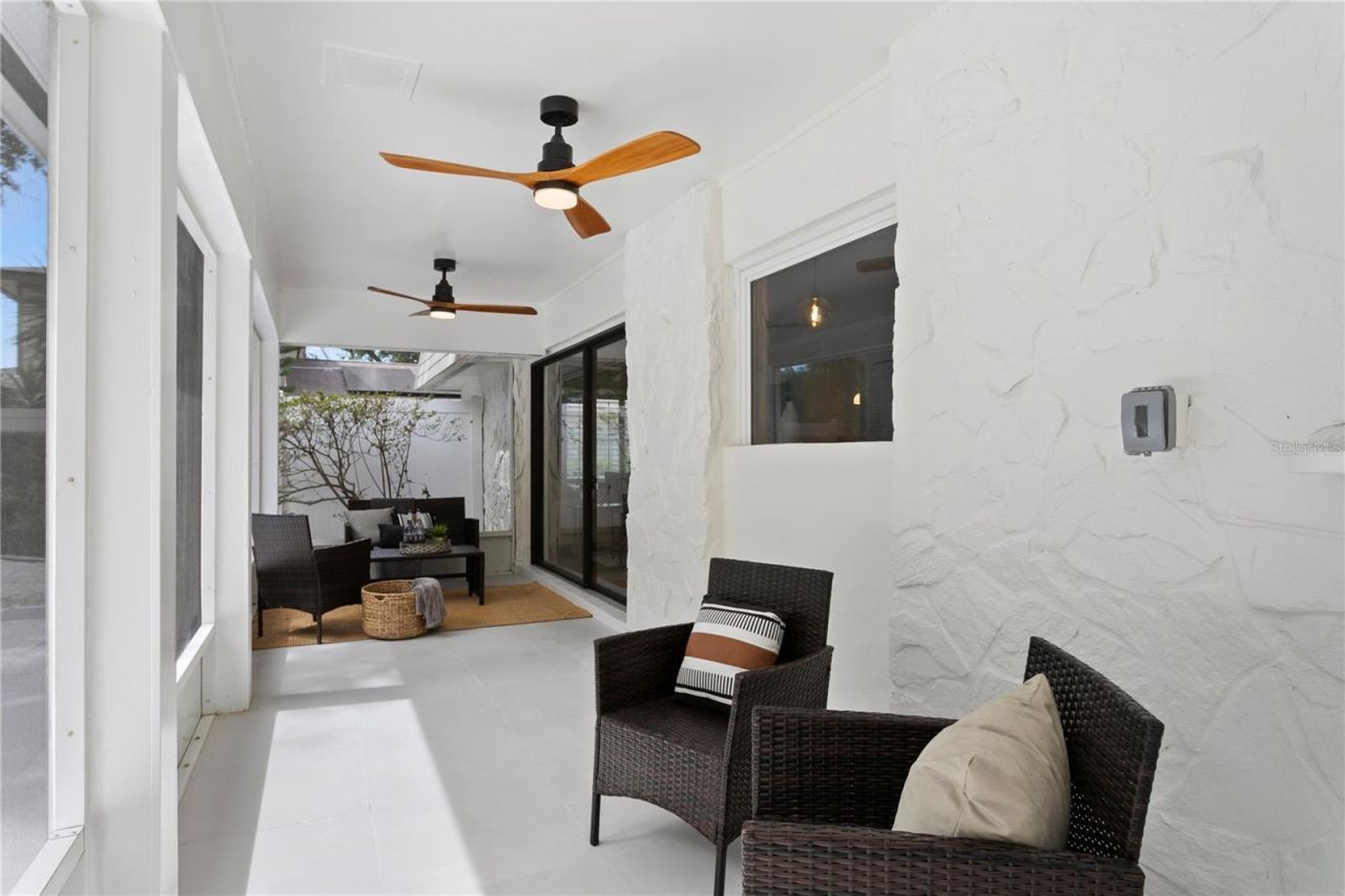 13305 Golf Crest Circle, Tampa, FL 33618 Photo