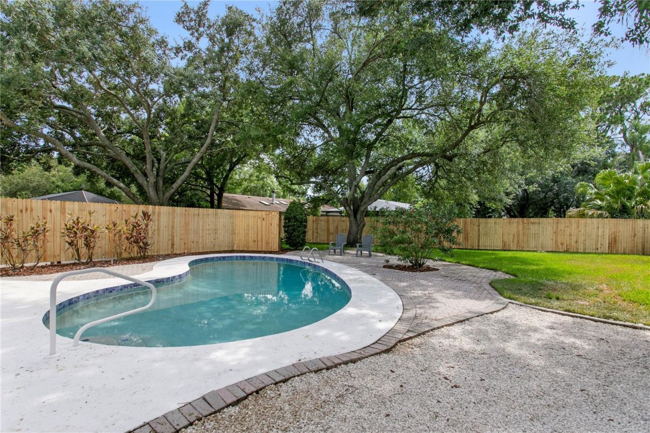 13305 Golf Crest Circle, Tampa, FL 33618 Photo