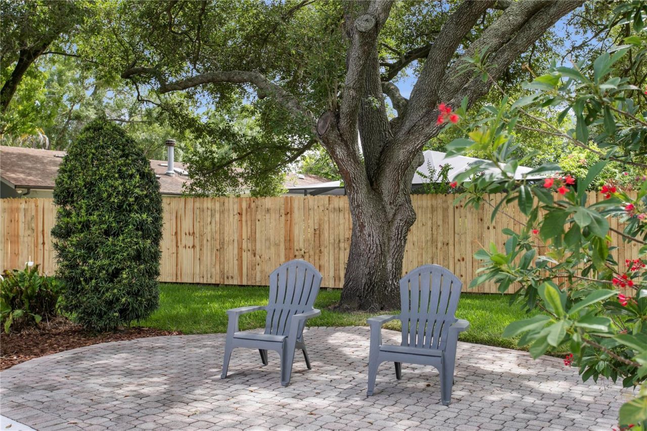 13305 Golf Crest Circle, Tampa, FL 33618 Photo
