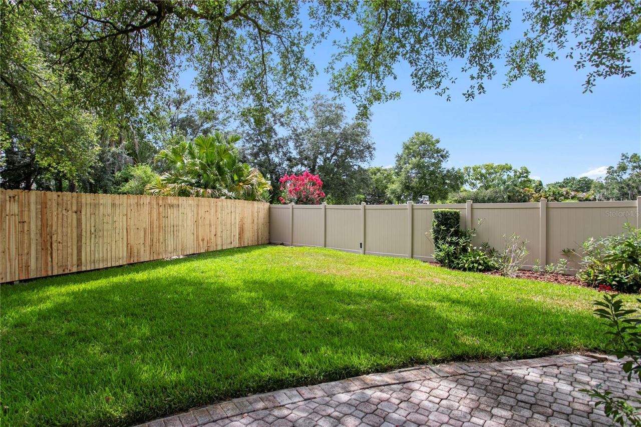 13305 Golf Crest Circle, Tampa, FL 33618 Photo
