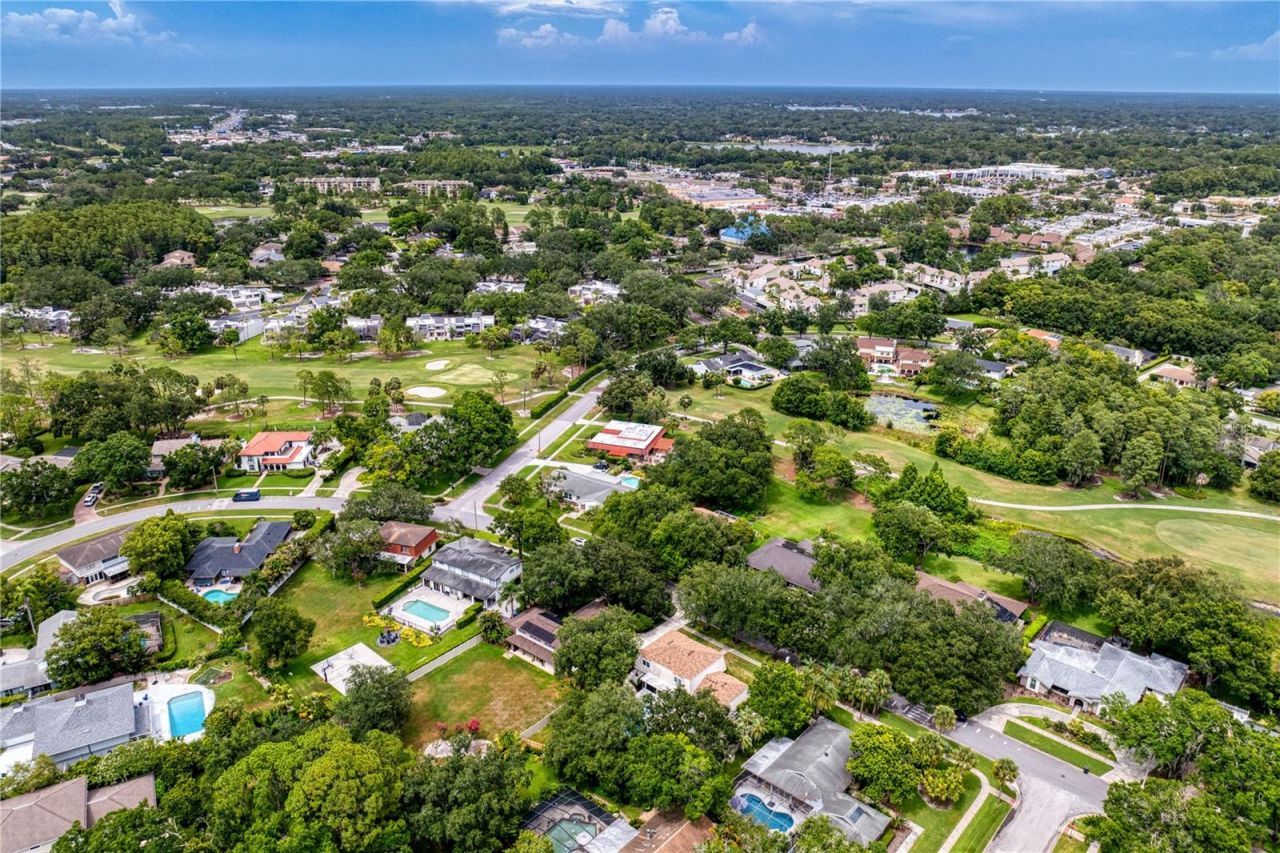 13305 Golf Crest Circle, Tampa, FL 33618 Photo