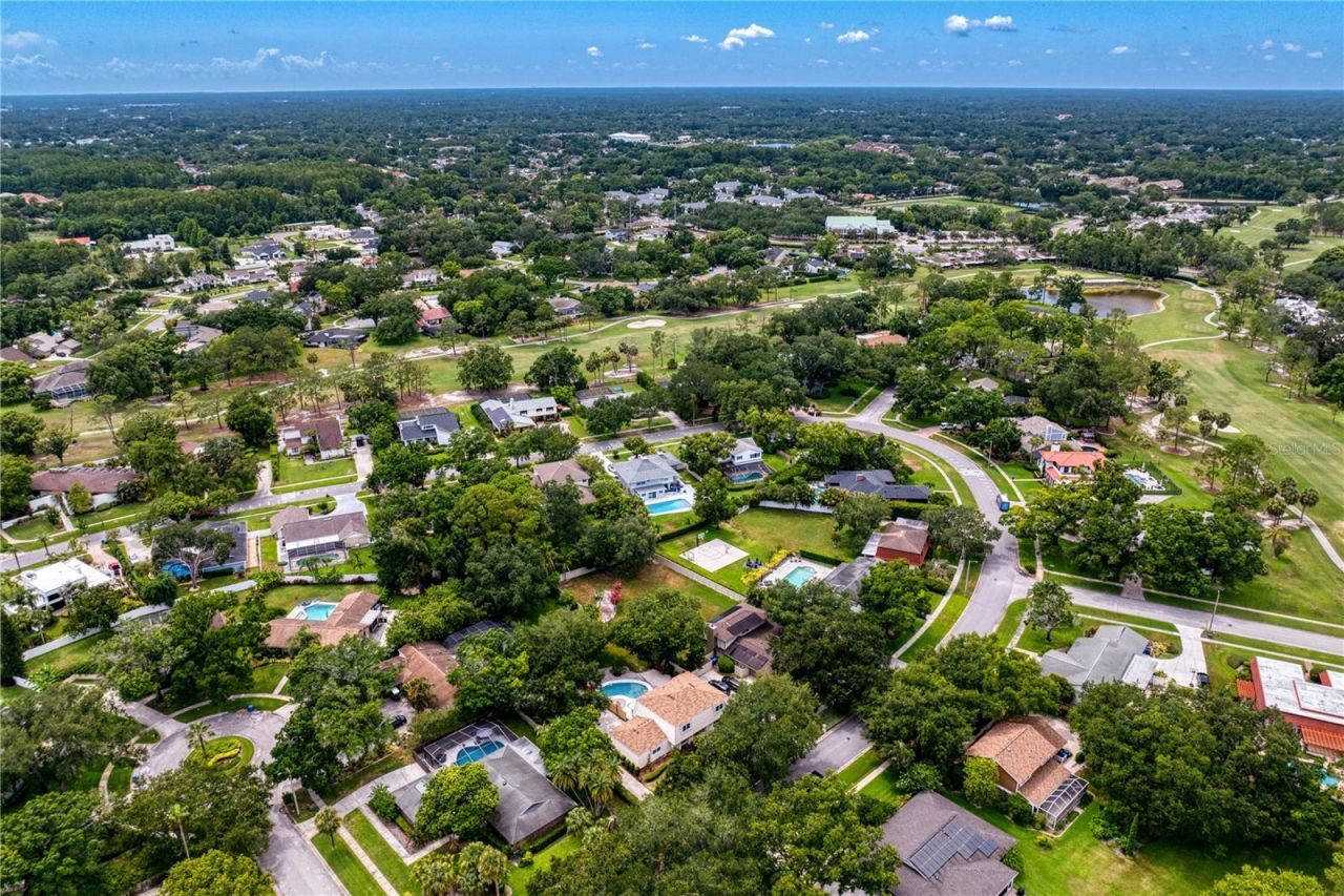 13305 Golf Crest Circle, Tampa, FL 33618 Photo