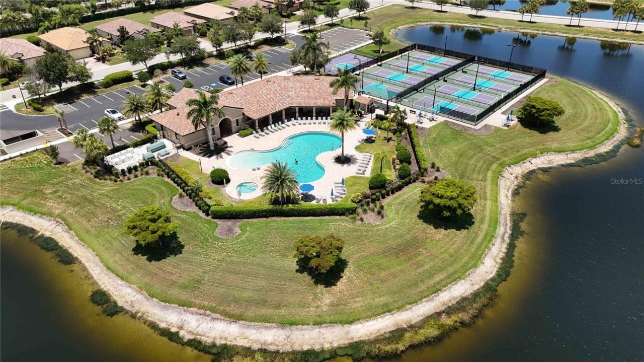 6907 Quiet Creek Drive , Bradenton, FL 34212 Photo