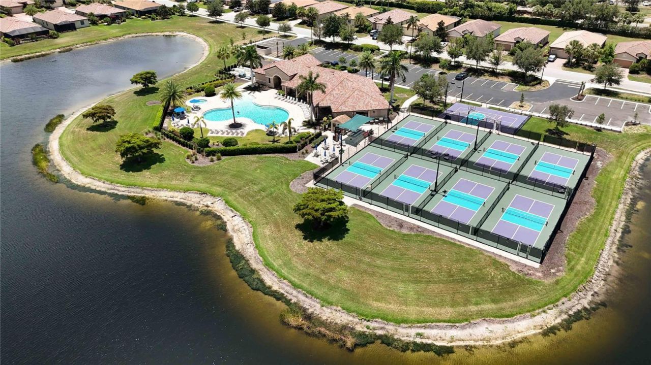 6907 Quiet Creek Drive , Bradenton, FL 34212 Photo