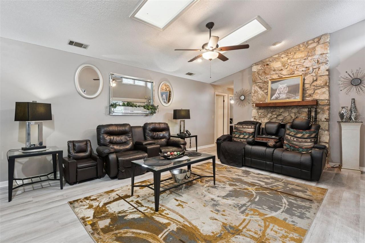 4902 Briar Oaks Circle , Orlando, FL 32808 Photo