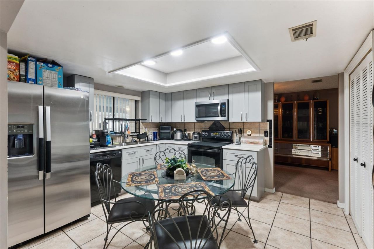 4902 Briar Oaks Circle , Orlando, FL 32808 Photo