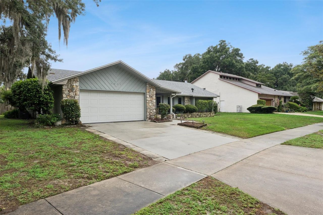 4902 Briar Oaks Circle , Orlando, FL 32808 Photo