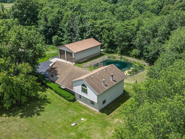 S6041 Oak Court, Baraboo, WI 53913